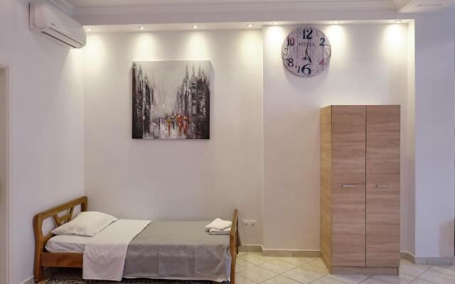 Alexis House Studio