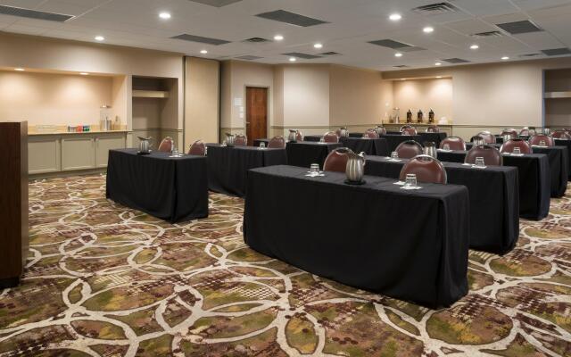Holiday Inn Cincinnati-Riverfront by IHG
