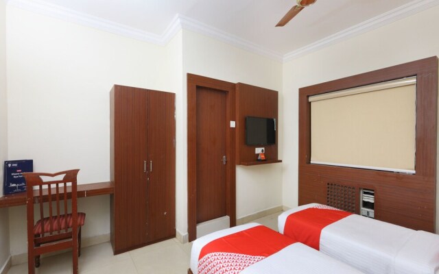 OYO 13230 Pearl Manor