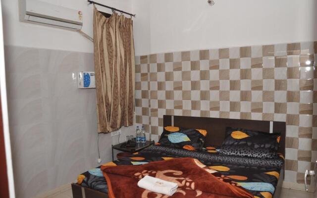 Goroomgo Asha Guest House Amritsar