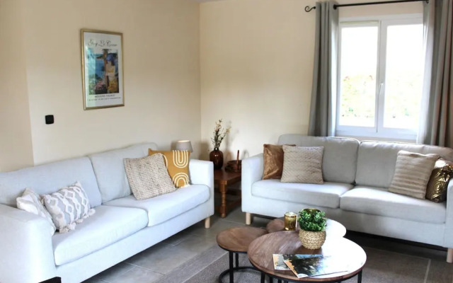 Comfortable Holiday Home With Pool