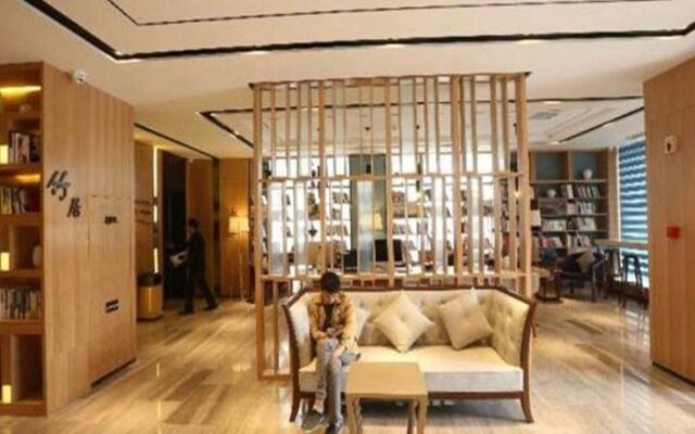 Yan'an Baimi Avenue Baotashan Atour Hotel