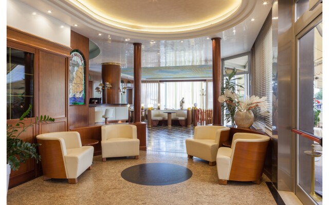 Hotel Bristol