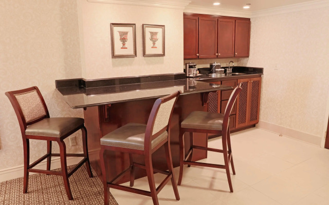 Hotel Roanoke & Conference Ctr, Curio Collection by Hilton