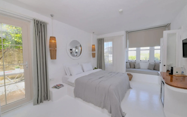 Peremere Alacati Hotel