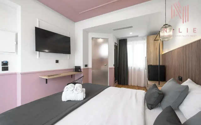 Esther Suites, Nilie Hospitality MGMT