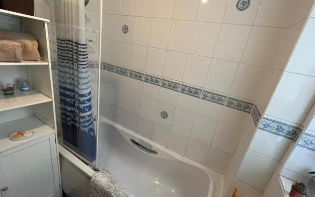 Stunning 3-bed Apartment in Croydon