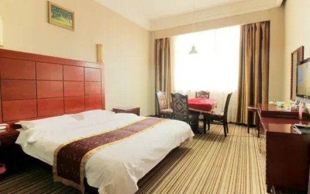 Dengzhou Dahe Business Hotel