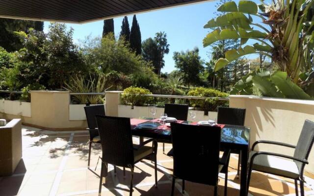 Fuente Aloha Apartment