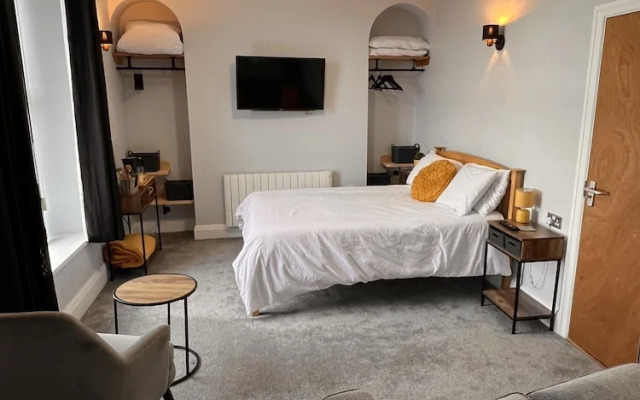 Hoopers Sandy Beach Guest Rooms