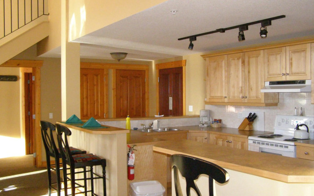 Lizard Creek Lodge