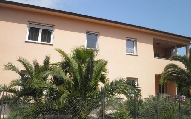 Nice Home in Ika With Wifi and 2 Bedrooms