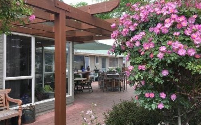 Oma Ell's B&B