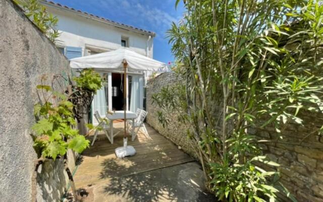 House Rétaise With Garden Close To The Sea