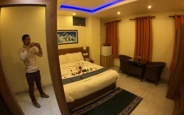 Hotel Tara Suites