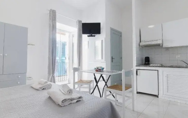 Lo Nardo Maria Rooms