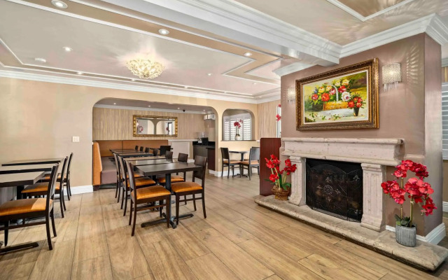 Lemon Tree Hotel & Suites Anaheim