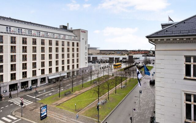 Sanders Square - Spacious 6-bdr Apt Near Nyhavn