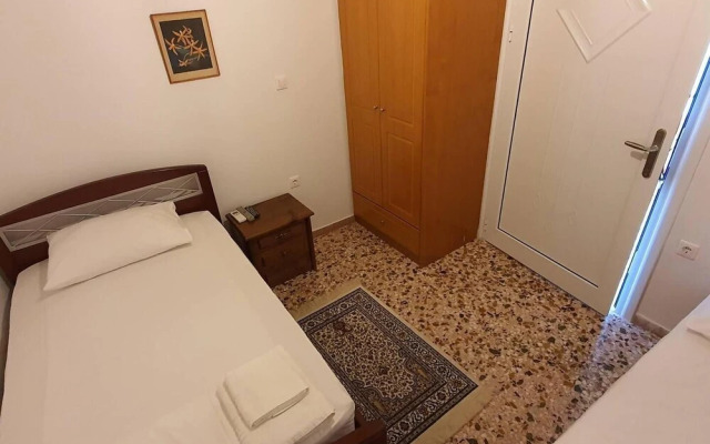 Charming 3-bed House in Tyros