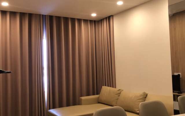 Sunrise City Alms Luxury Apartment