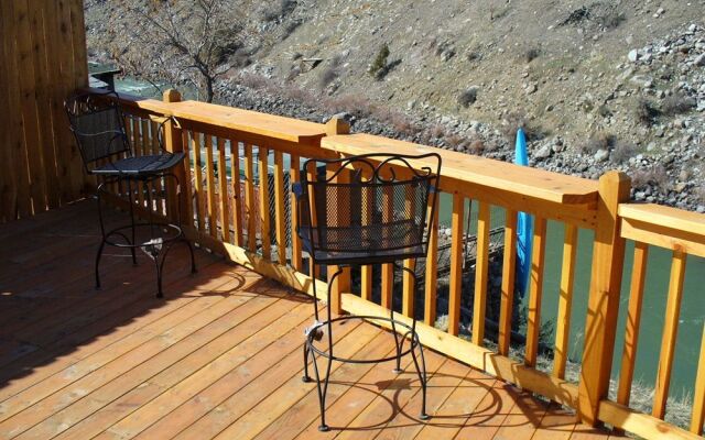 Yellowstone River Suites