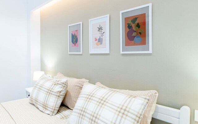 1 Bedroom Apartment Lambisea