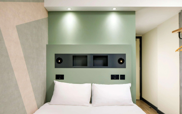 ibis budget Manchester Airport - Image 4