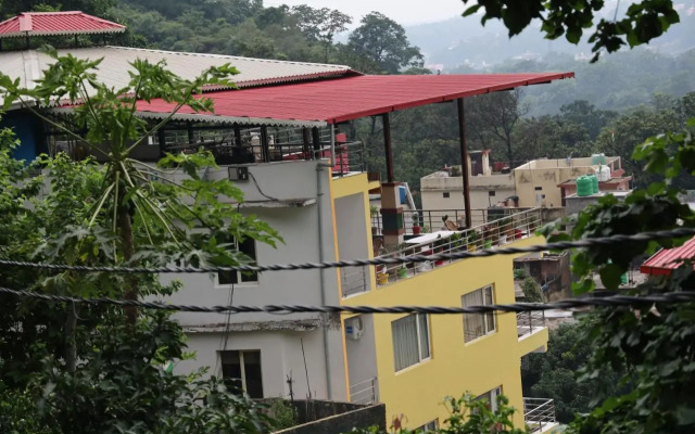 Aroha By Rishikesh - Swimming Pool & Spa