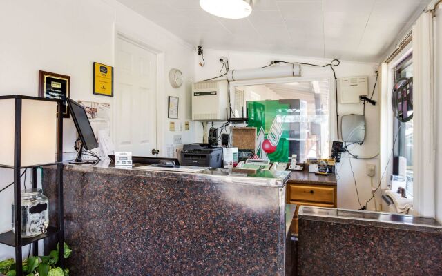 Rodeway Inn & Suites Raton