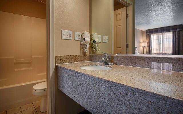 Best Western Taylor Inn