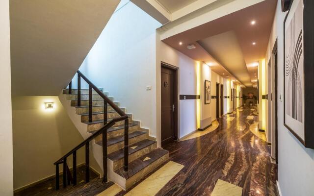 Olive Zip Golflinks by Embassy Group