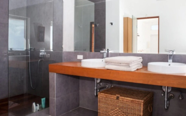 3 Bedroom Sea View Villa Sea Shore
