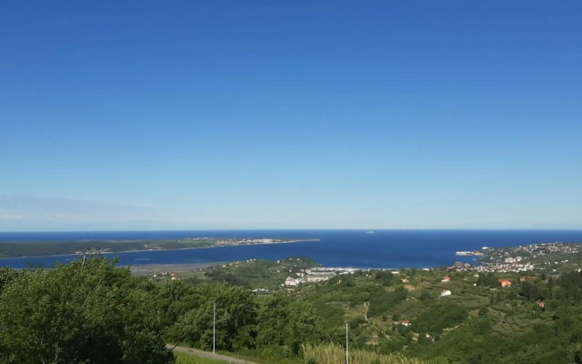 Seaview APARTMENTS HOJA