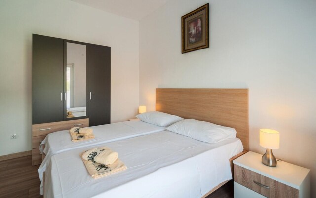 Awesome Apartment in Supetar-splitska With 2 Bedrooms and Wifi