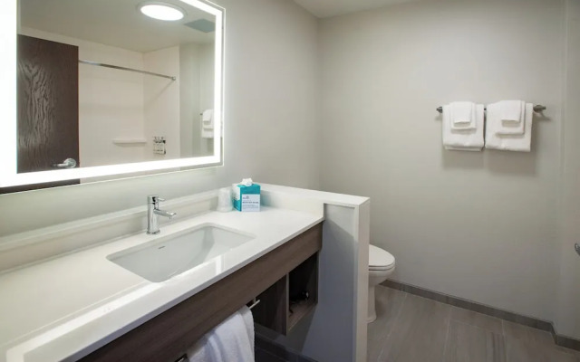 Holiday Inn Express & Suites Pensacola Airport Nor