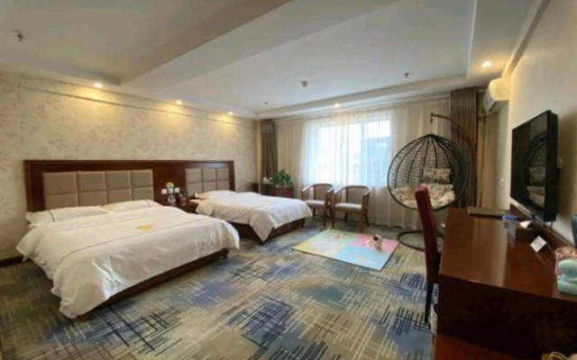 Baiyinquxinghongqiao Business Hotel