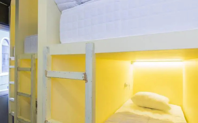 Haus Capsule Galata
