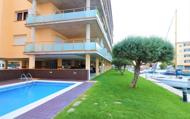 Apartment With Scenic View
