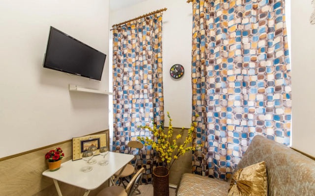 Достоевскинн на улице Марата