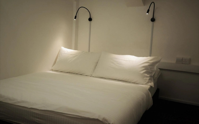 Wink @ Mosque Street – Guest Rooms – Singapore