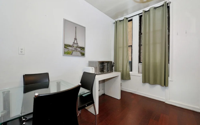 Charming 2BR Apartment Near Times Square