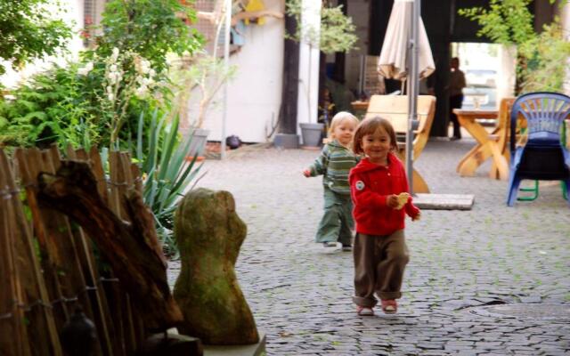 RheinRiver Guesthouse - Direkt am Rhein