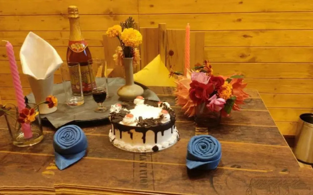 Rooftop Cottages & Restaurant Pangot