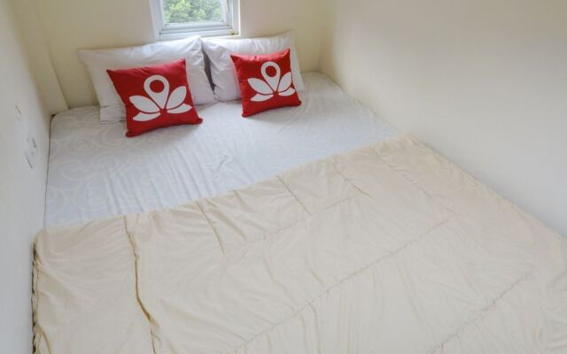 ZEN Rooms Basic Tanjung Duren Syariah