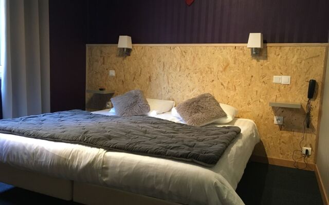 Au Cheval Blanc Hôtel et Restaurant