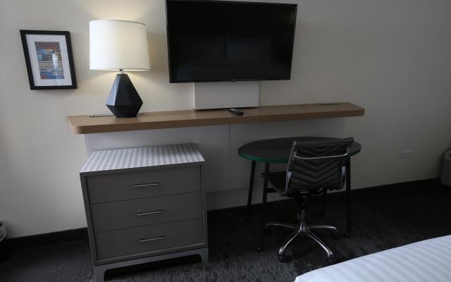 Holiday Inn Chicago North Shore by IHG