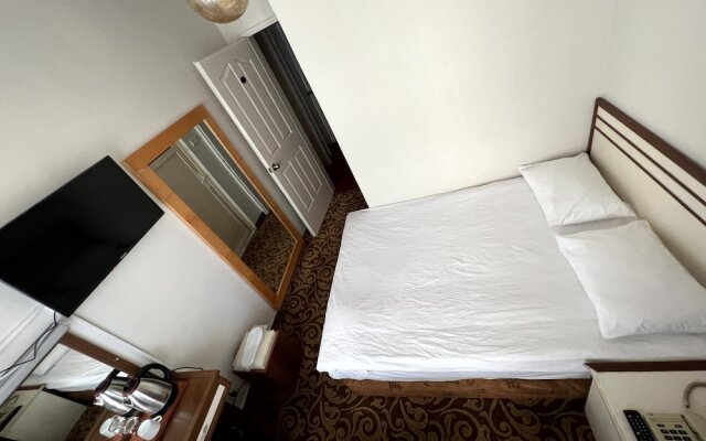 Headman Hotel