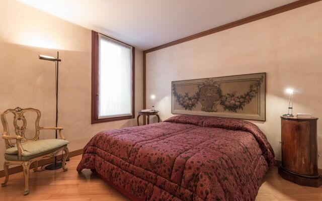 La Fenice Theatre Exclusive Flat