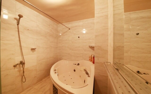 Jes Hot Spring Hotel