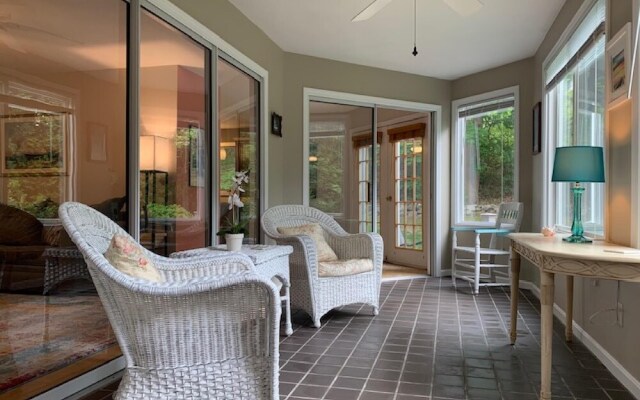 York Street - Y103-wr by Getaway